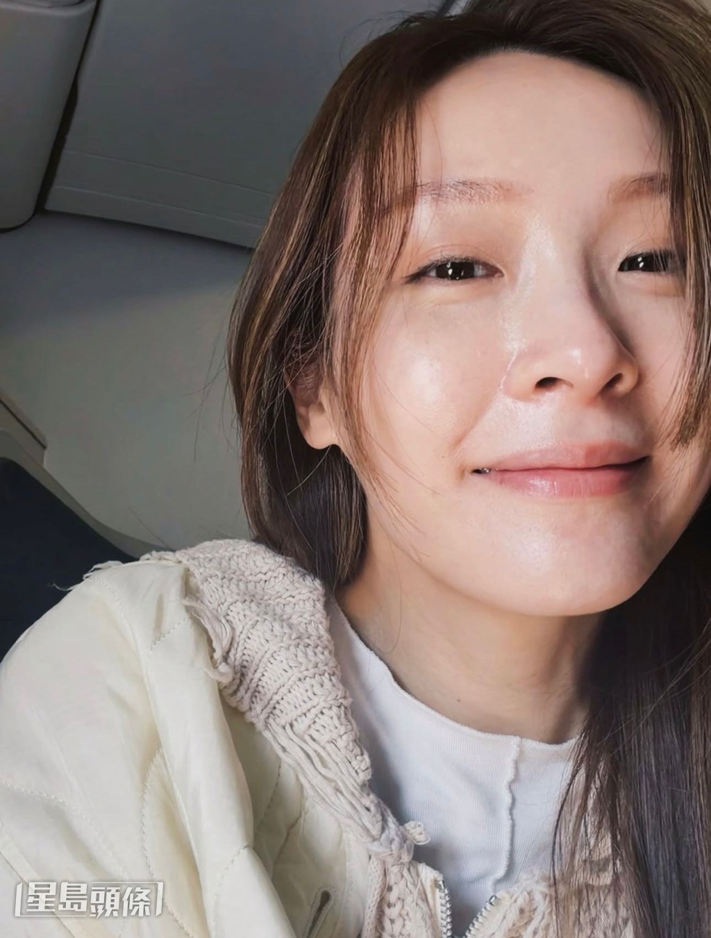 Ali在社交網貼出兩張自拍照