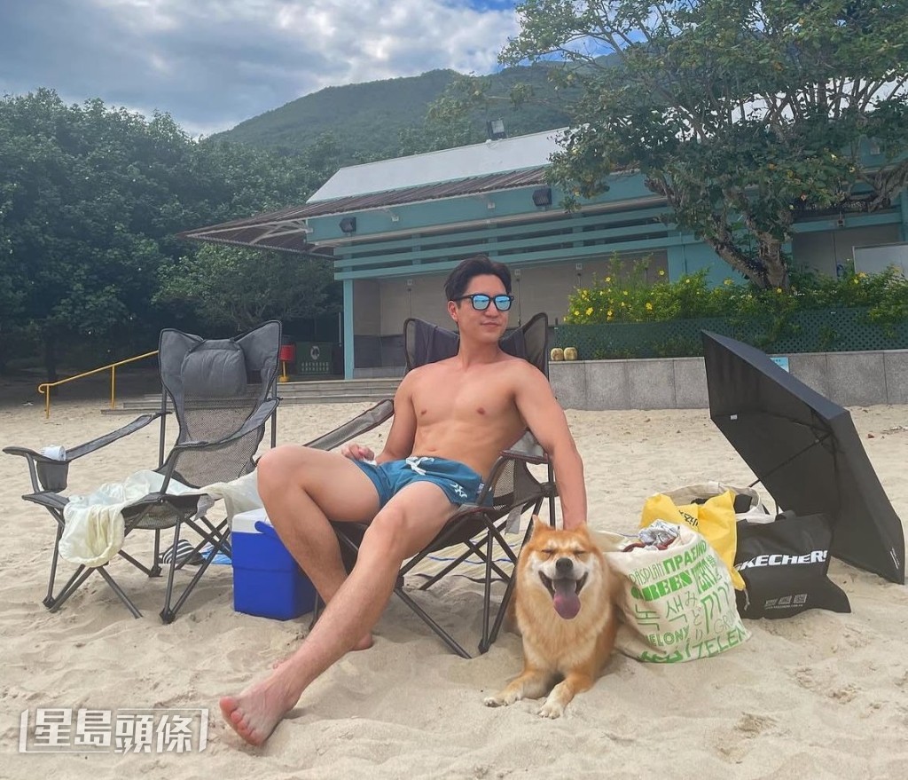 吳偉豪除了顏值高,身形亦非常健碩。 吳偉豪除了顏值高,身形亦非常健碩。