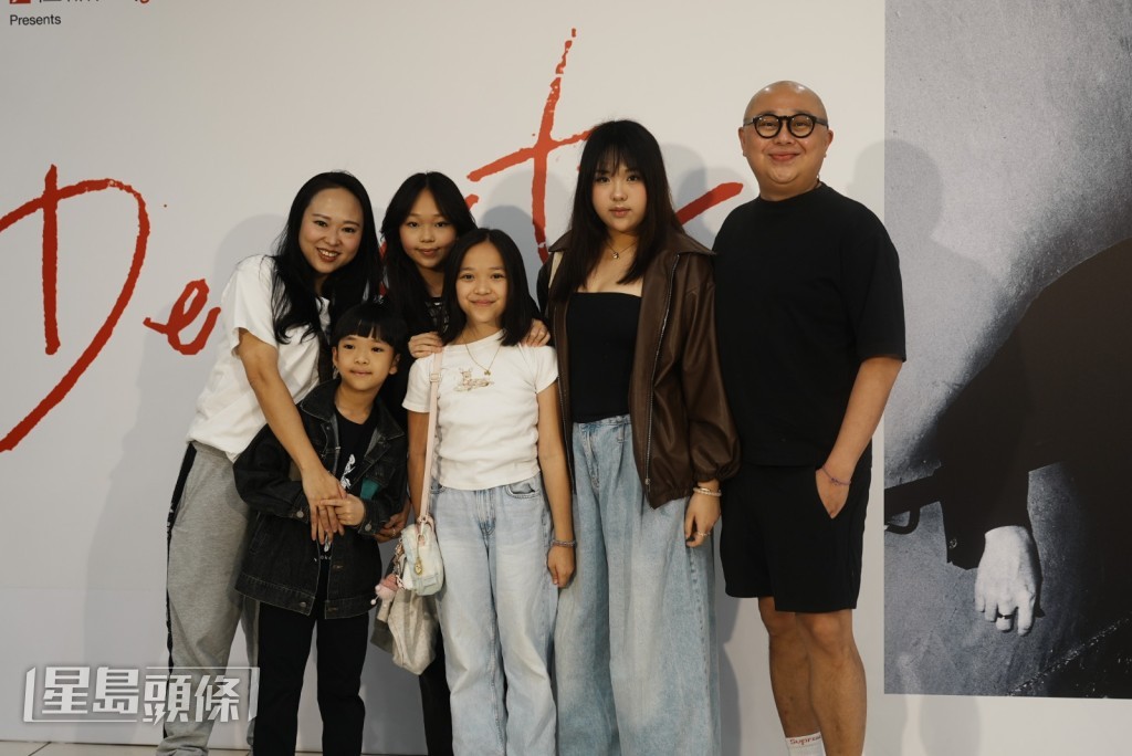 首場座上客星光熠熠︰包括MIRROR成員Anson Lo、林盛斌(Bob)一家(圖)、少爺占;導演陳健朗、柯煒林、程人富,阿冰等。 首場座上客星光熠熠︰包括MIRROR成員Anson Lo、林盛斌(Bob)一家(圖)、少爺占;導演陳健朗、柯煒林、程人富,阿冰等。