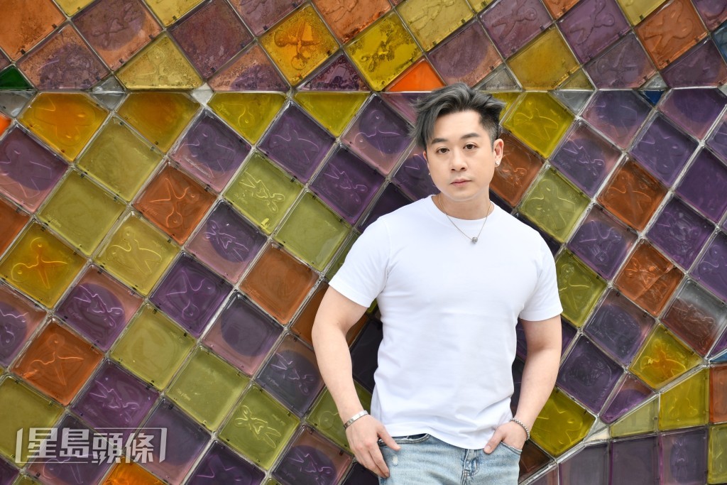 他的目標明確,希望不同年齡層也認識他的歌。 他的目標明確,希望不同年齡層也認識他的歌。