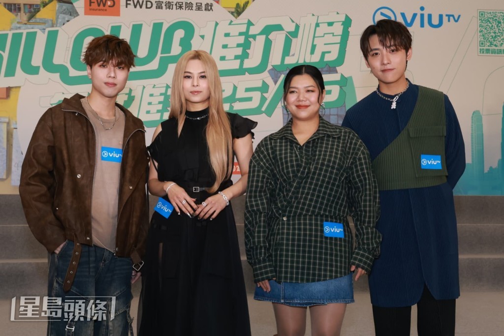 身為師姐的李幸倪帶同鄧小巧、曾傲棐等出席記者會。