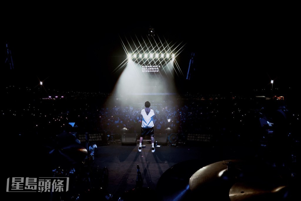 因為前陣子密集式排練演唱會關係，杜德偉未能抽空看《風林火山》。。