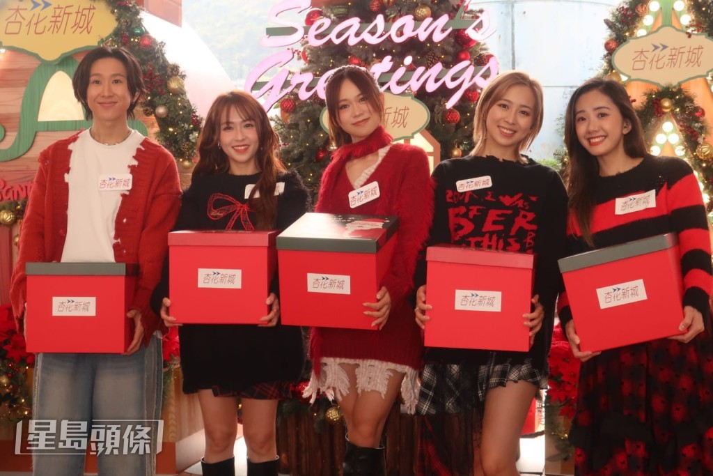 Beanies和Manson昨日齊齊出席於杏花新城舉行的「聖誕FUN享派對」活動。 Beanies和Manson昨日齊齊出席於杏花新城舉行的「聖誕FUN享派對」活動。