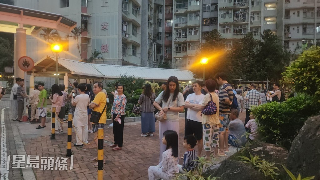 約250名居民疏散至安全位置。黎志偉攝 約250名居民疏散至安全位置。黎志偉攝