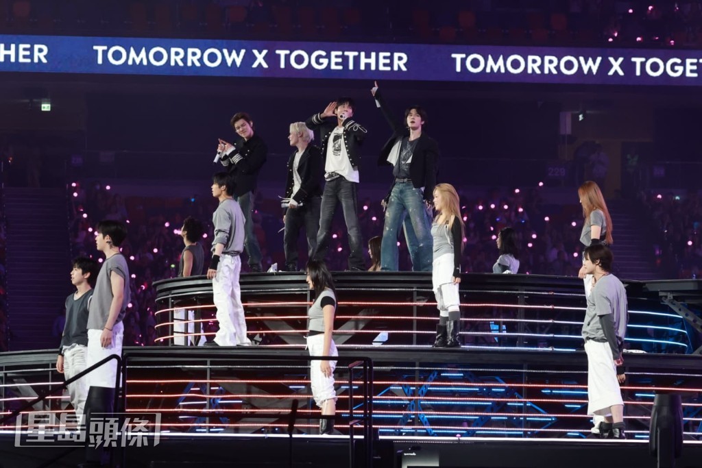 TOMORROW X TOGETHER又跳又唱出晒汗! TOMORROW X TOGETHER又跳又唱出晒汗!