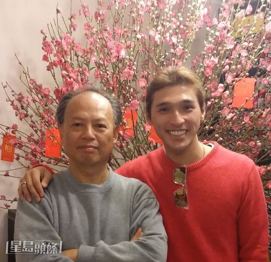 又南指若有機會再揀一次,他一樣會選擇為父還債,始終做親人也是一世人一次。 又南指若有機會再揀一次,他一樣會選擇為父還債,始終做親人也是一世人一次。