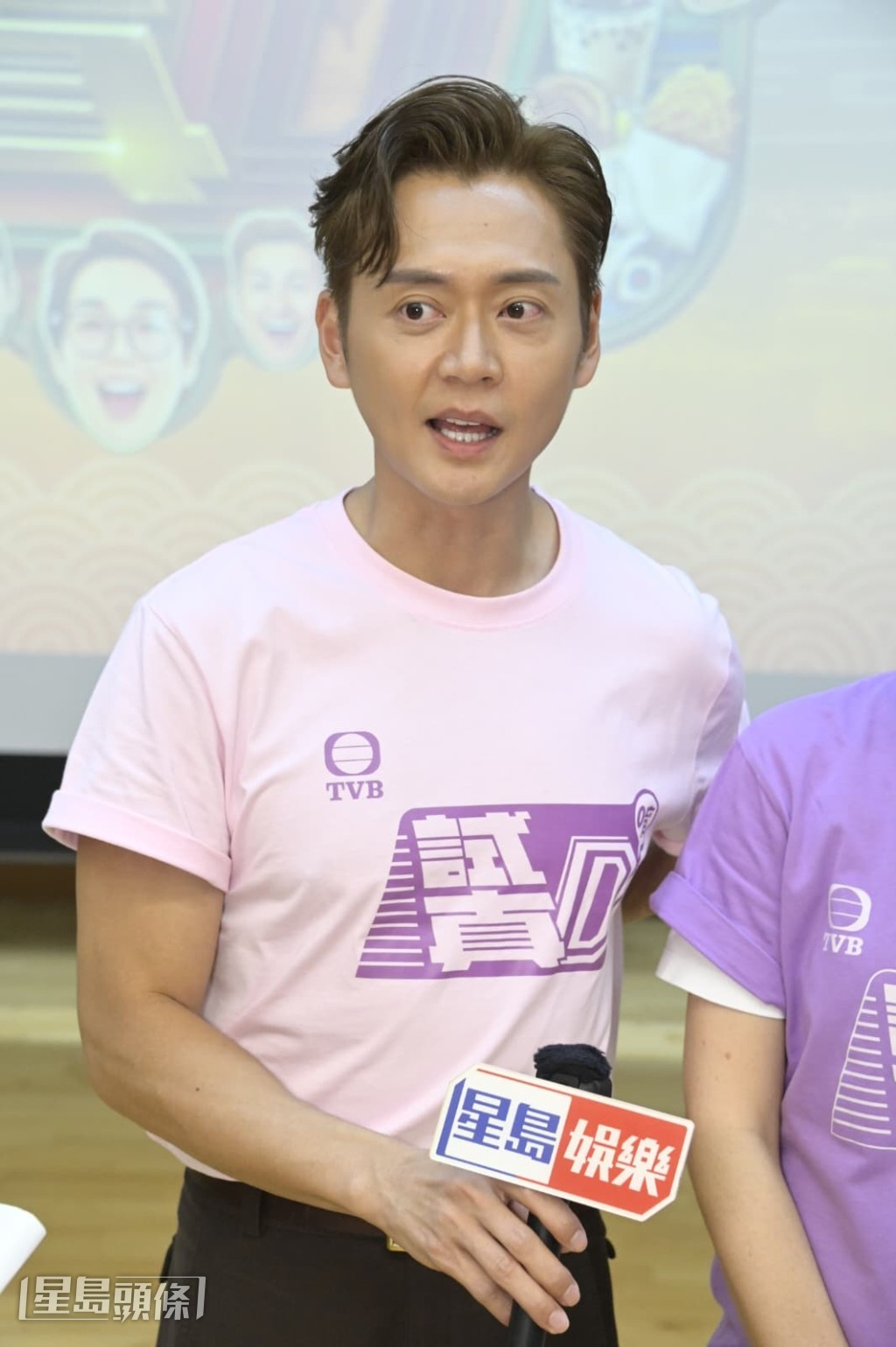 到張振朗在學時的表現，他十分自豪：「一睇就知我係出類拔萃嘅乖學生！」