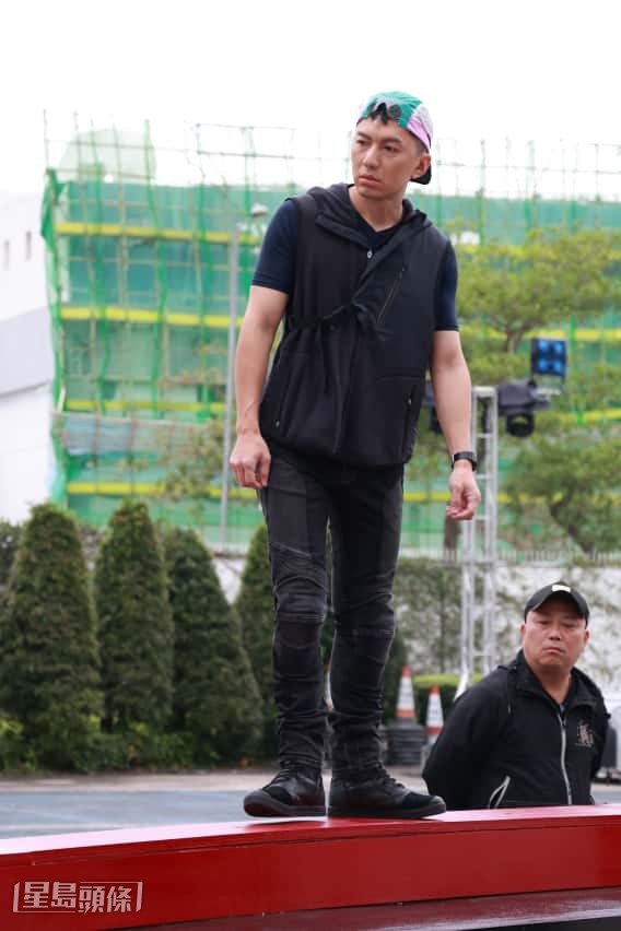 袁偉豪昨日(6日)在社交網宣布細仔「袁氹氹」出世。 袁偉豪昨日(6日)在社交網宣布細仔「袁氹氹」出世。