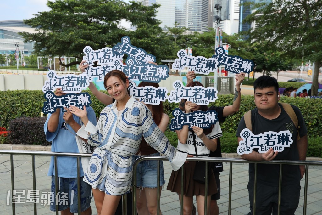 江若琳準備好下星期出新歌。 江若琳準備好下星期出新歌。