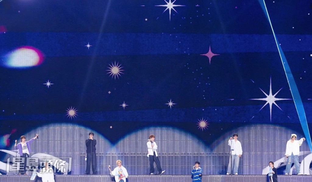 SEVENTEEN眾成員早前在粉絲見面會東京場落力演出。