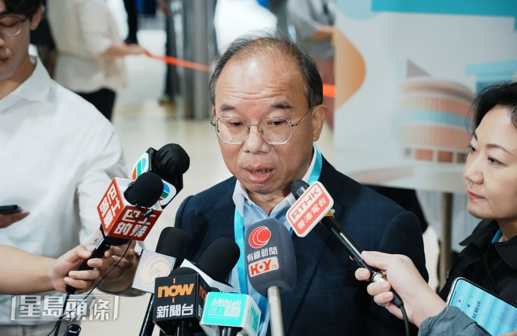 政制局長曾國衛則指氣氛熱烈，政府期望有優質選舉文化。資料圖片