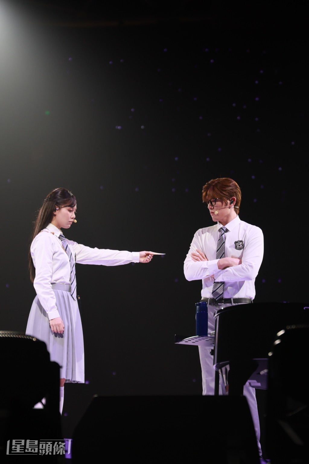 今站杭州站開始,演唱會加入洪助昇(Aiden)及梁壁荧演出小短劇。 今站杭州站開始,演唱會加入洪助昇(Aiden)及梁壁荧演出小短劇。