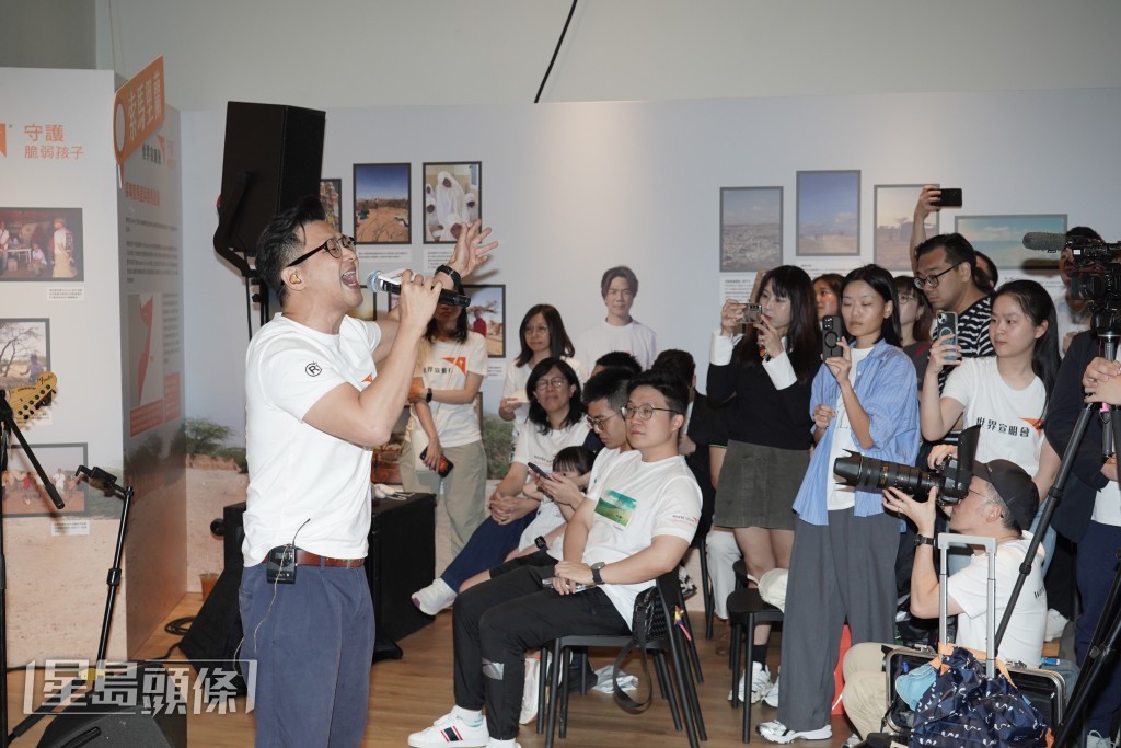 曾開攝影展的6號透露，經常被太太投訴影得不好！
