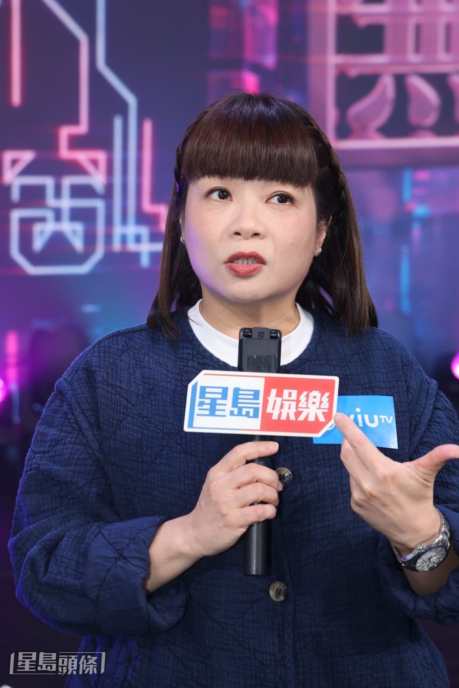 問到老公看到報道有什麼反應?小儀表示他一定對這些事有點不習慣。 問到老公看到報道有什麼反應?小儀表示他一定對這些事有點不習慣。