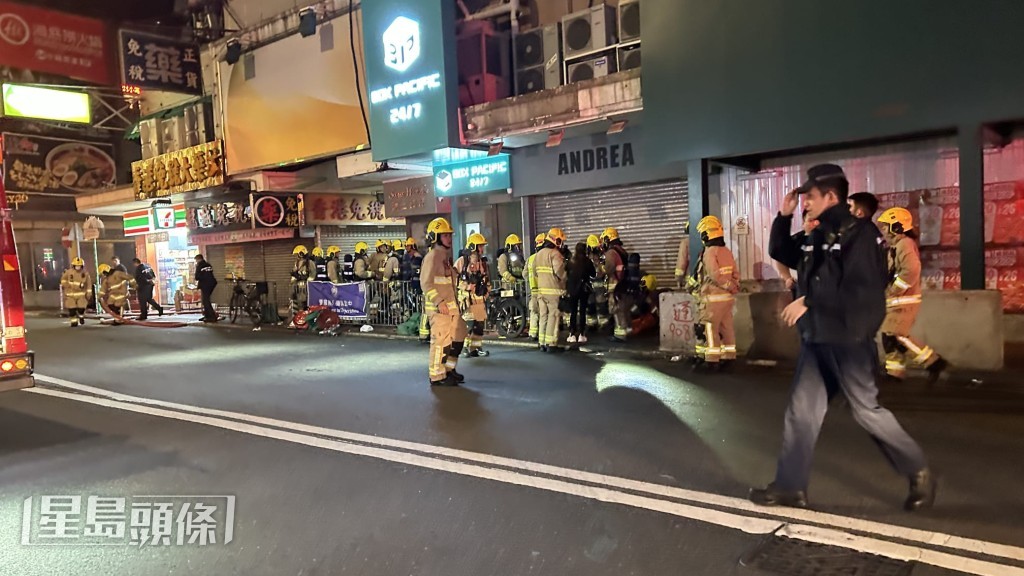 今日清晨約5時，金巴利道18至20號一個經營派對房間的地庫單位發生小火，消防接報到場救熄。蔡楚輝攝