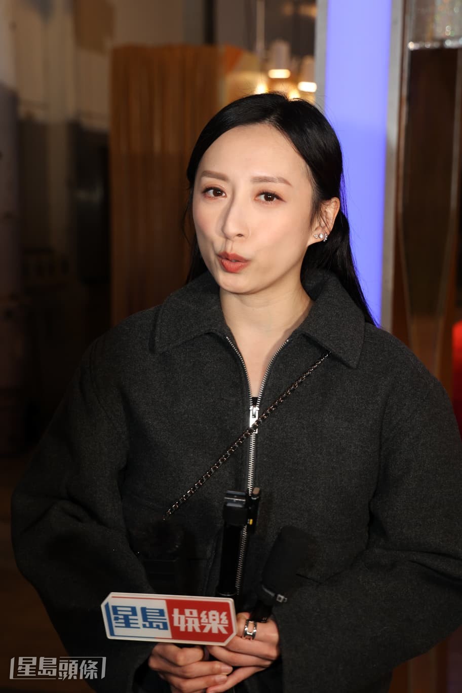 問脫離單身會否請教林盛斌，她指不需要。
