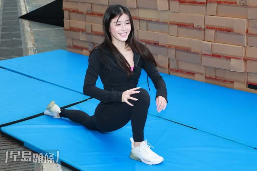 陳詠詩做足熱身運動。 陳詠詩做足熱身運動。