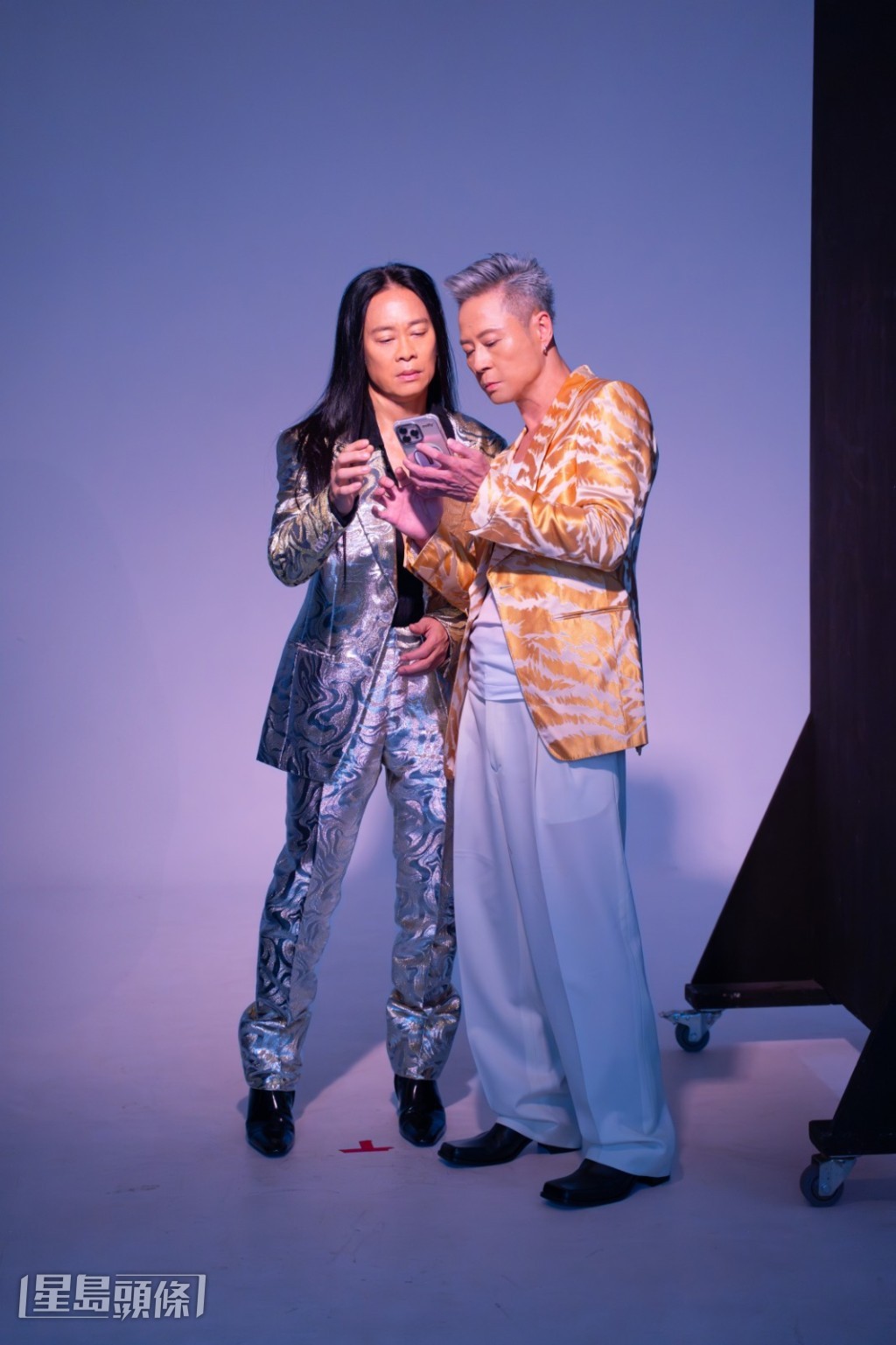 阿智指今次海報拍攝有難度:「今次最難係我哋三個分開拍攝,互相唔知道對方嘅動作,要估對方做咩動作。」 阿智指今次海報拍攝有難度:「今次最難係我哋三個分開拍攝,互相唔知道對方嘅動作,要估對方做咩動作。」