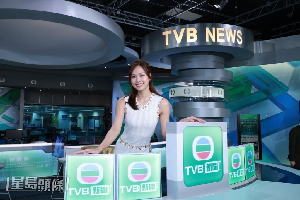 游嘉欣早前為拍攝「TVB新聞+」宣傳片而首次到訪新聞直播廠。