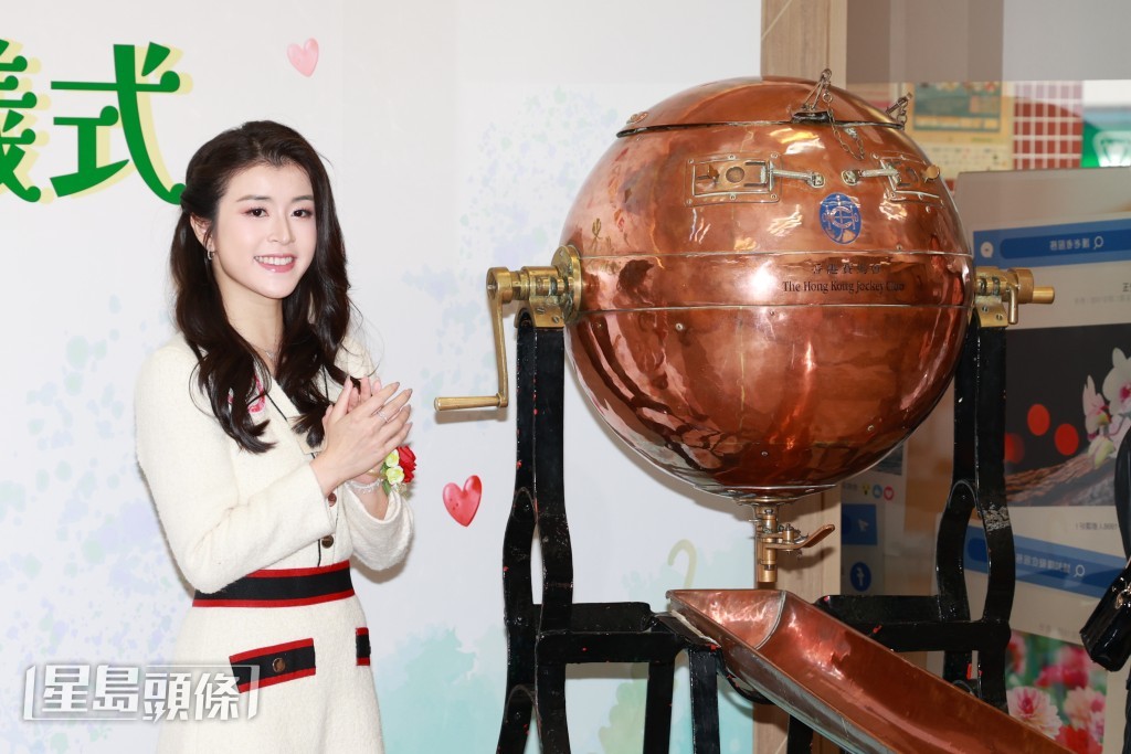 陳詠詩正努力為「歡樂滿東華」籌款節目排練。