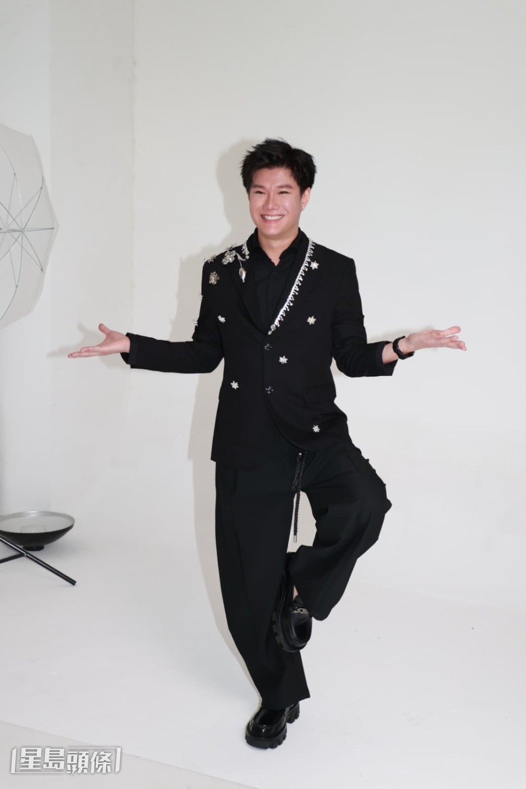 他又表示自己是金魚腦，若太早練舞很快忘記，也想練舞當減肥。