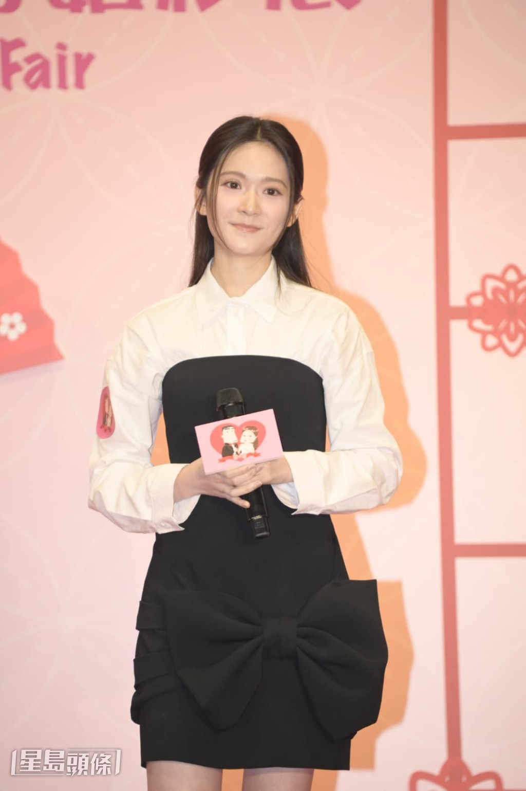  雲浩影今日（21日）出席婚紗展。