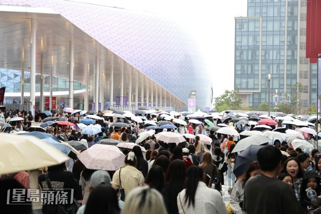 現場人山人海! 現場人山人海!