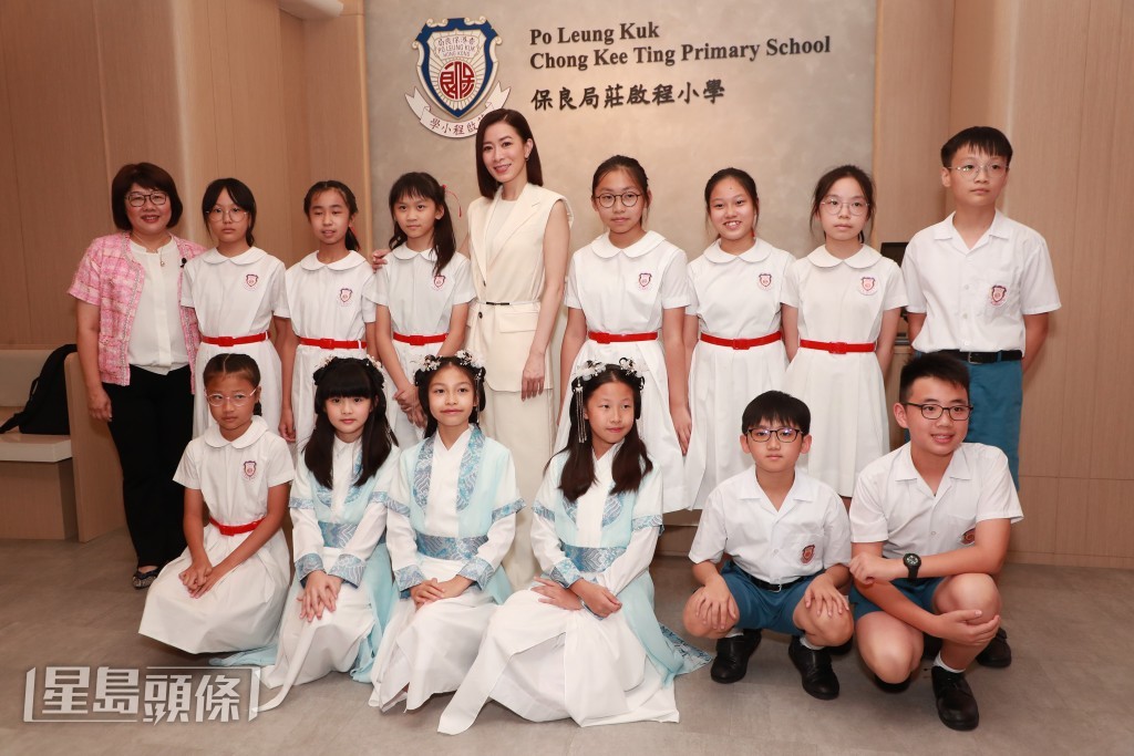 阿佘鼓勵同學盡力而為,有盡力父母係睇到,做好自己才埋怨其他人睇法。 阿佘鼓勵同學盡力而為,有盡力父母係睇到,做好自己才埋怨其他人睇法。