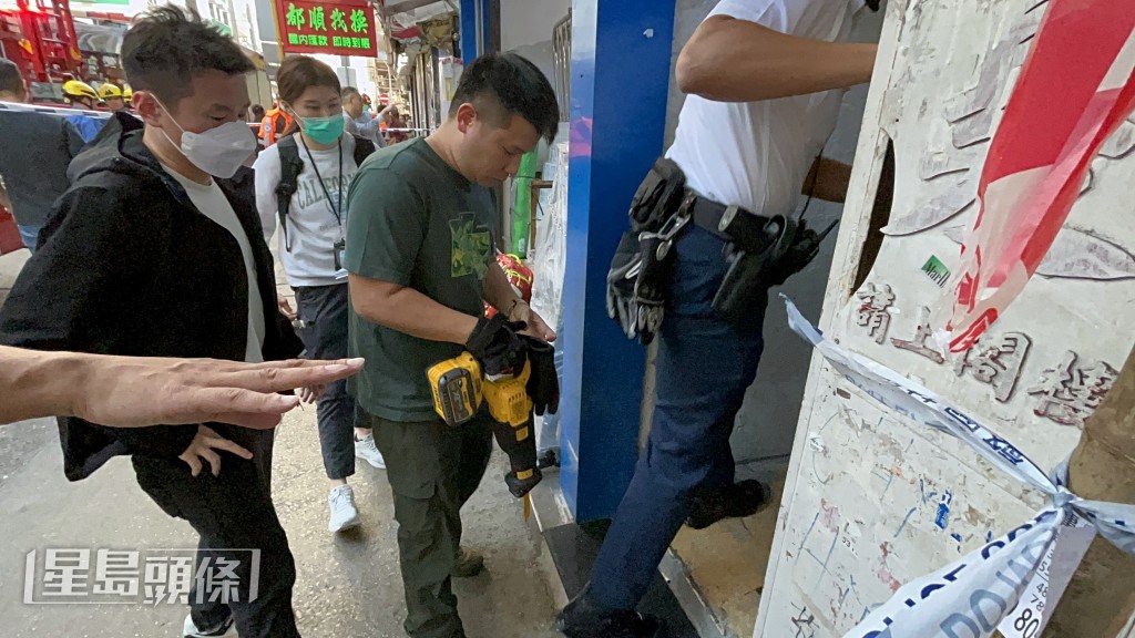 警方在旺角緝毒期間遇上反抗。曾志恆攝