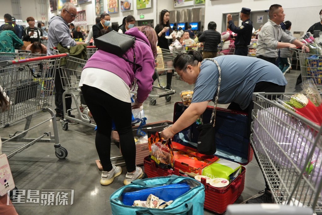 市民收穫豐碩。吳艷玲攝