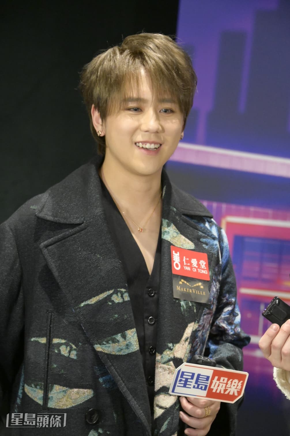 姜濤笑指自己是「求其王」。