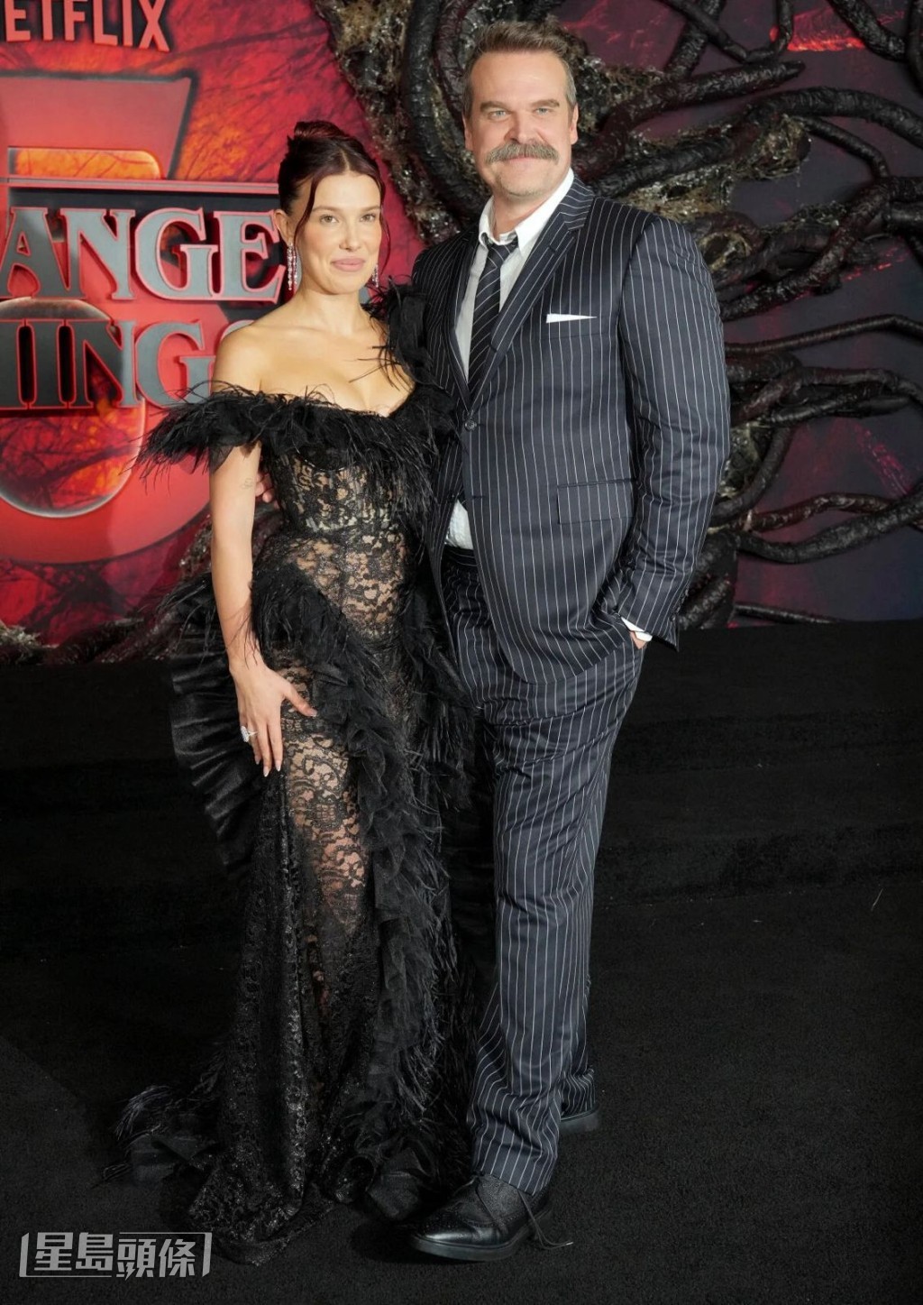 Millie Bobby Brown日前被指在拍攝《怪奇物語5》投訴David Harbour欺凌與騷擾。 Millie Bobby Brown日前被指在拍攝《怪奇物語5》投訴David Harbour欺凌與騷擾。