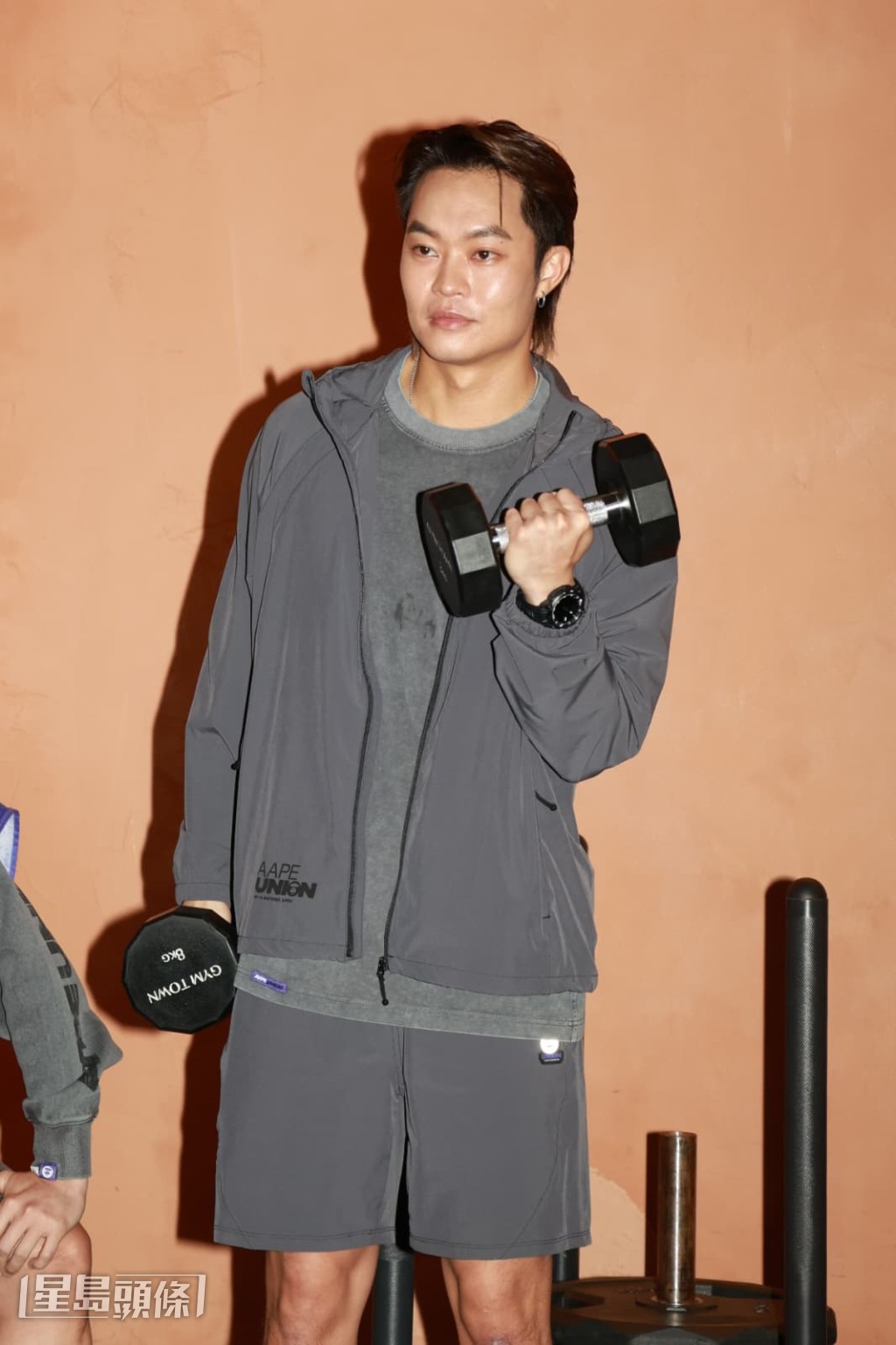 胡子彤指《九龍城寨之終章》動作場面比上一集多。 胡子彤指《九龍城寨之終章》動作場面比上一集多。