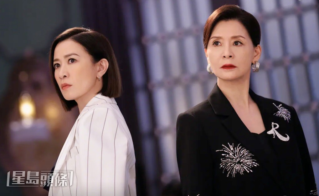 佘詩曼在《新聞女王2》與夏文汐演母女。