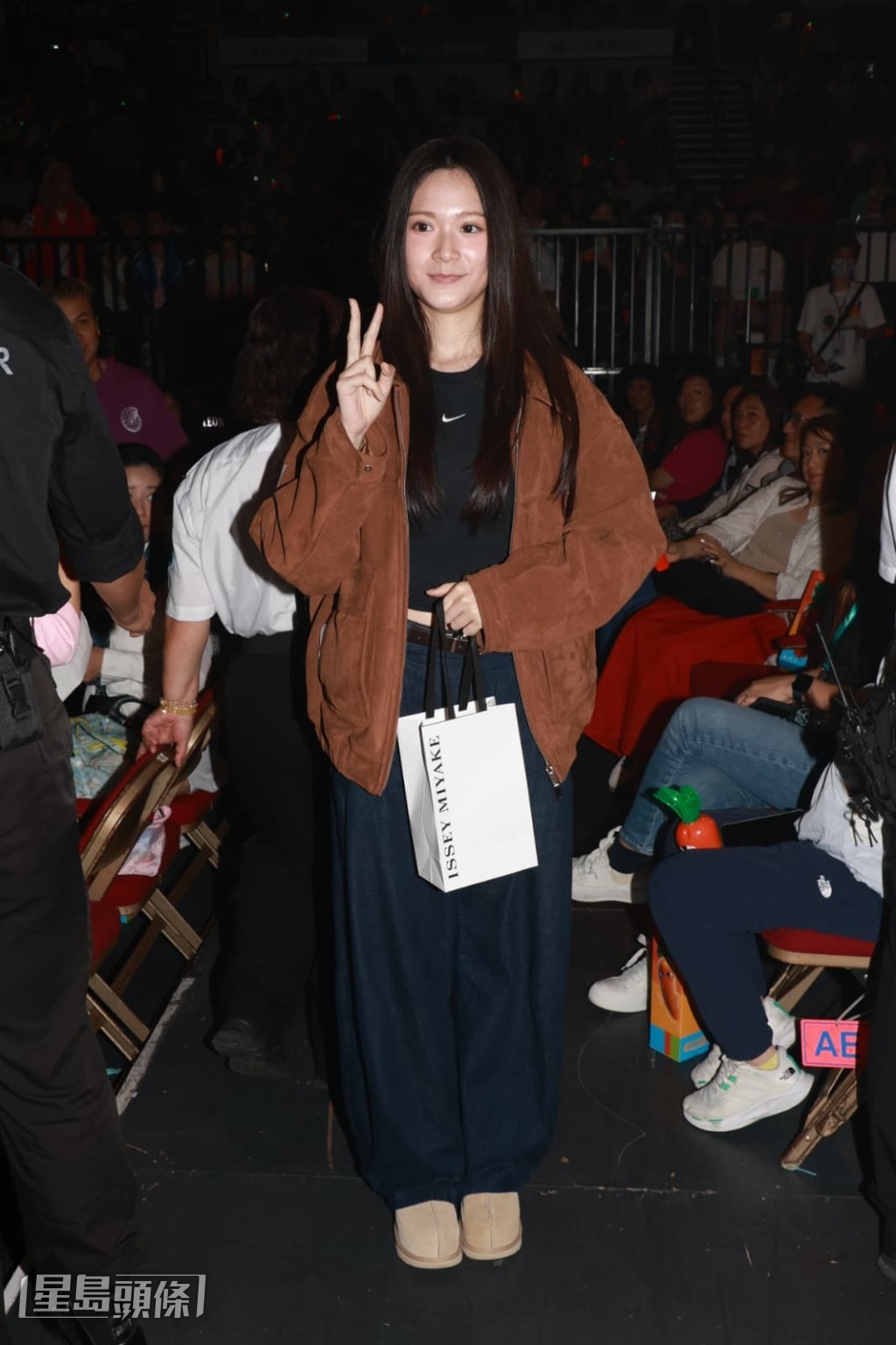 雲浩影到場支持。 雲浩影到場支持。