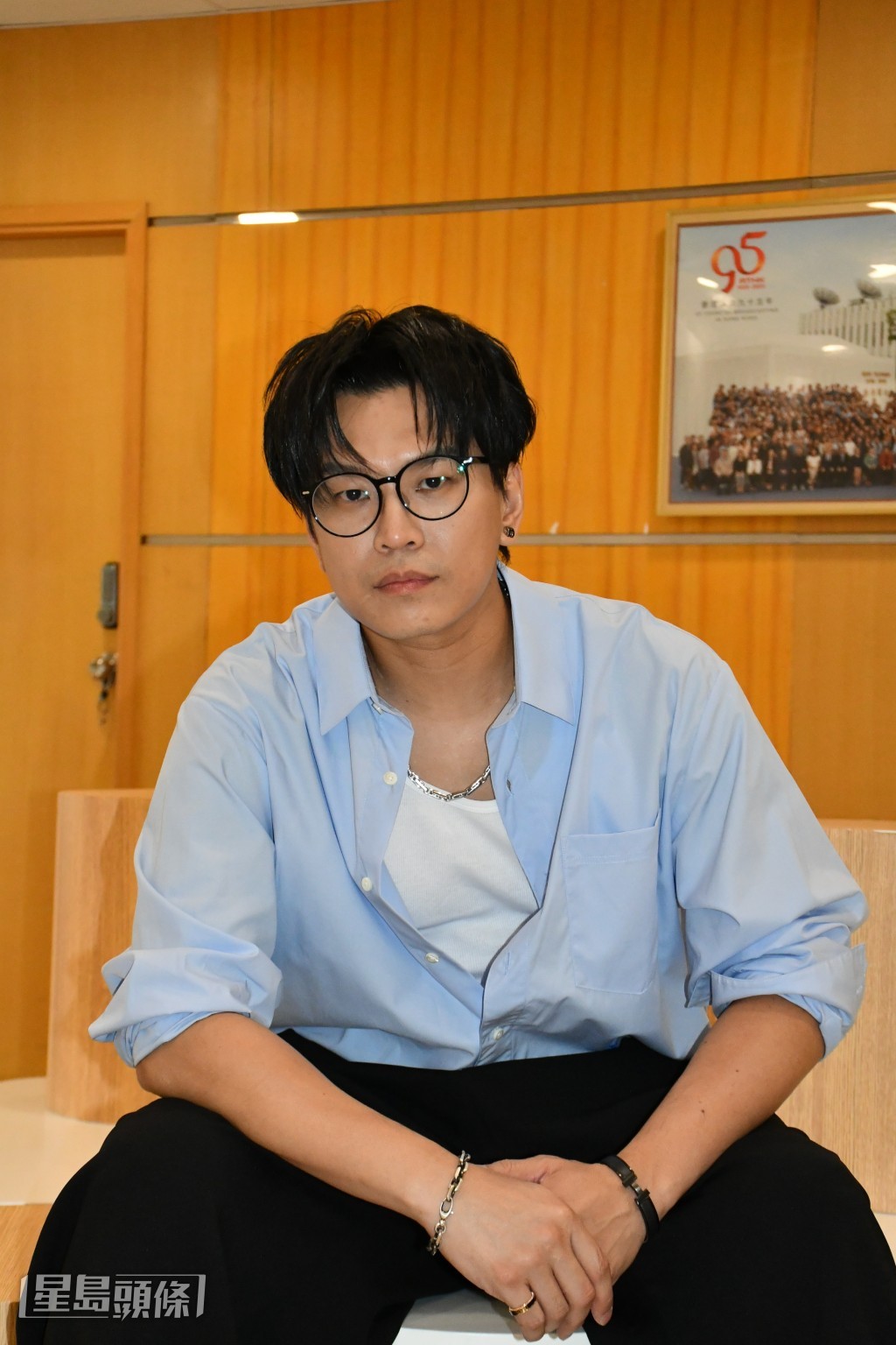 蕭景鴻的演藝路雖面對不同逆境,卻從未擊退他對歌唱的熱情。 蕭景鴻的演藝路雖面對不同逆境,卻從未擊退他對歌唱的熱情。