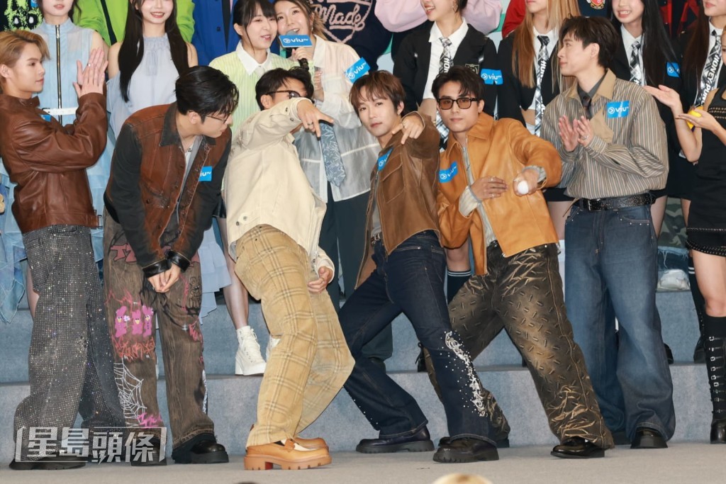 MIRROR落力拉票。