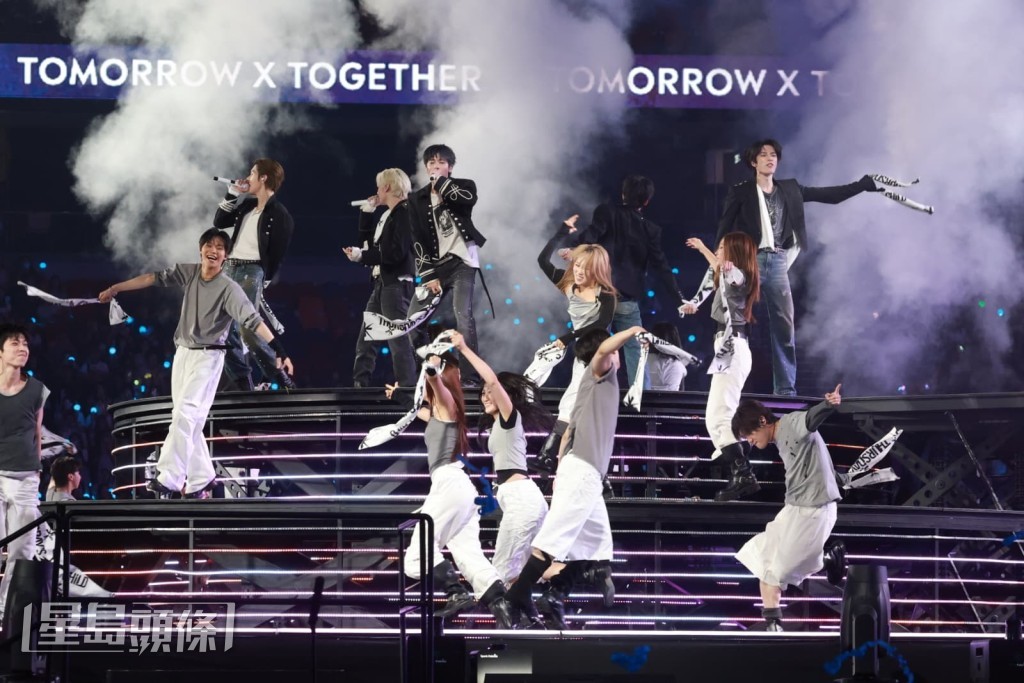 TOMORROW X TOGETHER出場即惹來歡呼聲。 TOMORROW X TOGETHER出場即惹來歡呼聲。