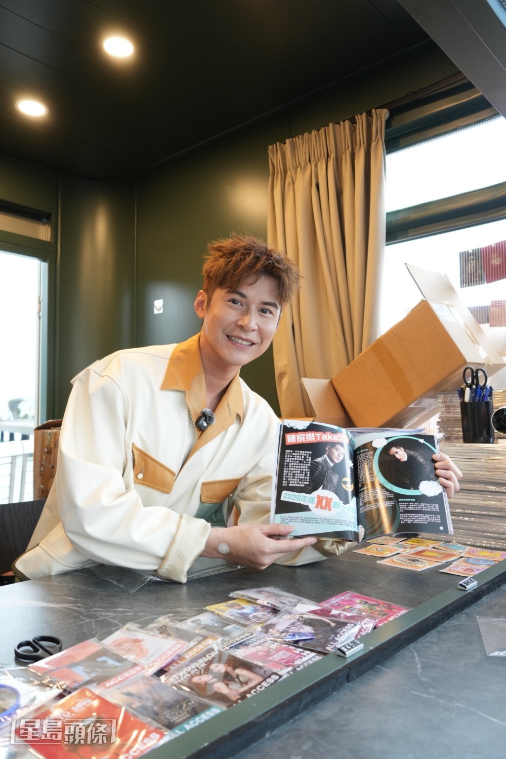 事後家樂搞笑話：「我以為做店長好簡單，點知原來要不停講嘢。」