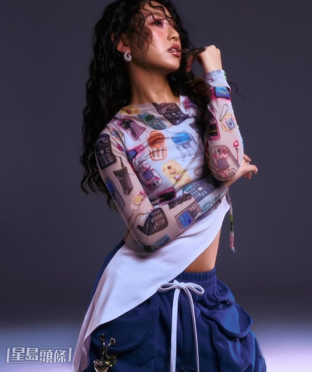  Gigi換上帶點Hip Hop味道的新造型，予人脫胎換骨之感。