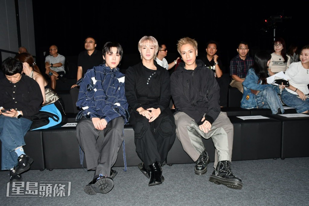 ROVER三位成員Jason(雷濠權)、希晉(王希晉)及Kim(卓金樂)一起到會展欣賞時裝展。 ROVER三位成員Jason(雷濠權)、希晉(王希晉)及Kim(卓金樂)一起到會展欣賞時裝展。