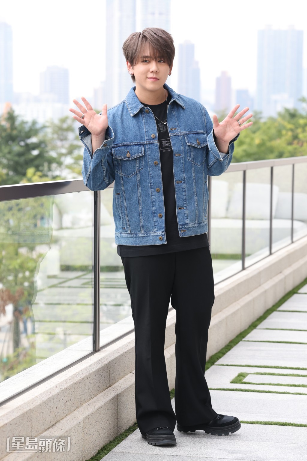 姜濤將於12月18至21日假亞博Arena舉行其個人第二次大型演唱會。 姜濤將於12月18至21日假亞博Arena舉行其個人第二次大型演唱會。