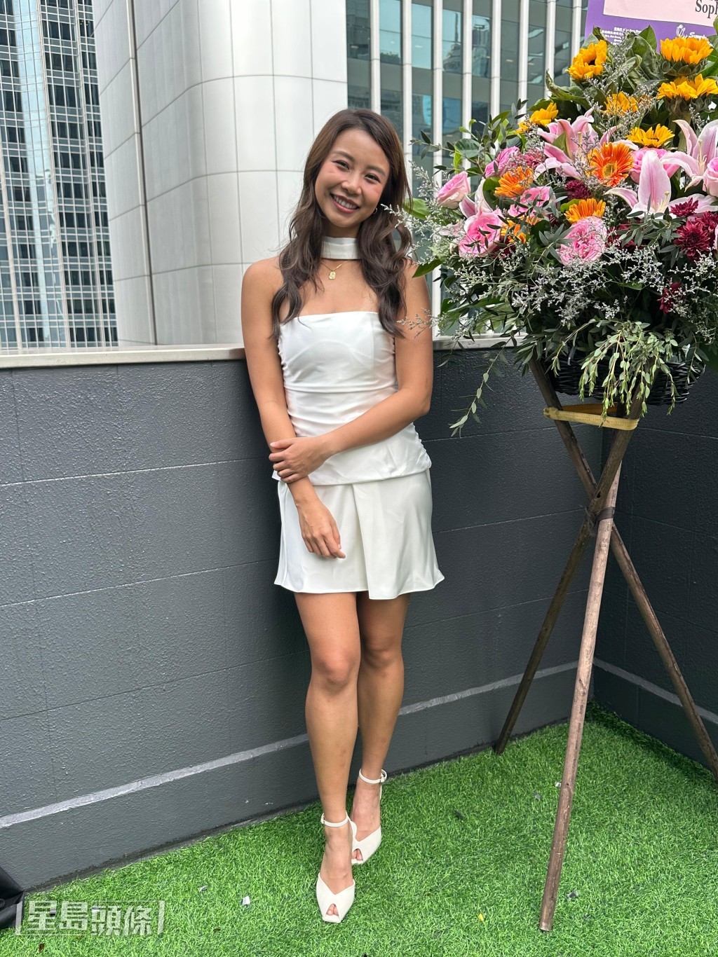 何泳芍自爆小時候因毛髪曾鬧出尷尬事。 何泳芍自爆小時候因毛髪曾鬧出尷尬事。