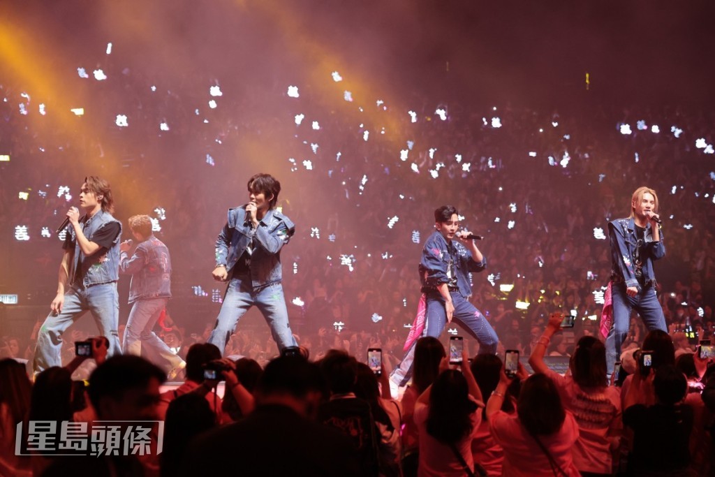 12子演唱《BOSS》。