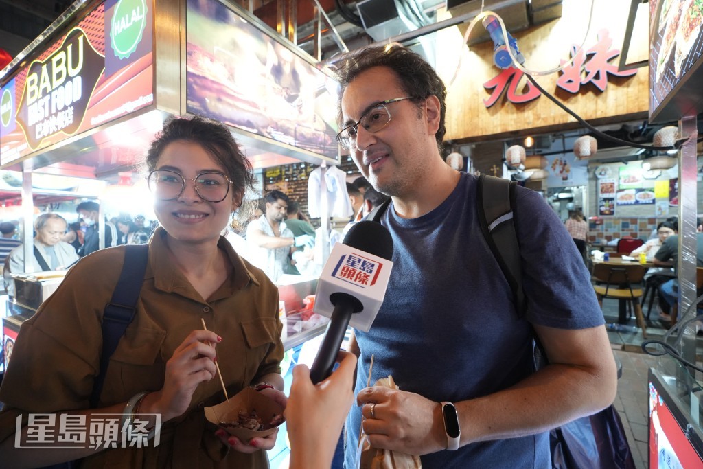 來自法國的Peter已經在香港居住13年,他樂見廟街人流增多,希望日後舉辦更多類似活動。劉駿軒攝 來自法國的Peter已經在香港居住13年,他樂見廟街人流增多,希望日後舉辦更多類似活動。劉駿軒攝