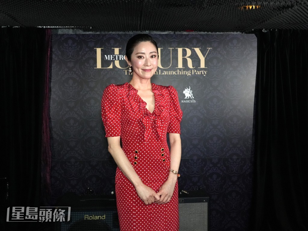 張玉珊盛裝打扮現身。