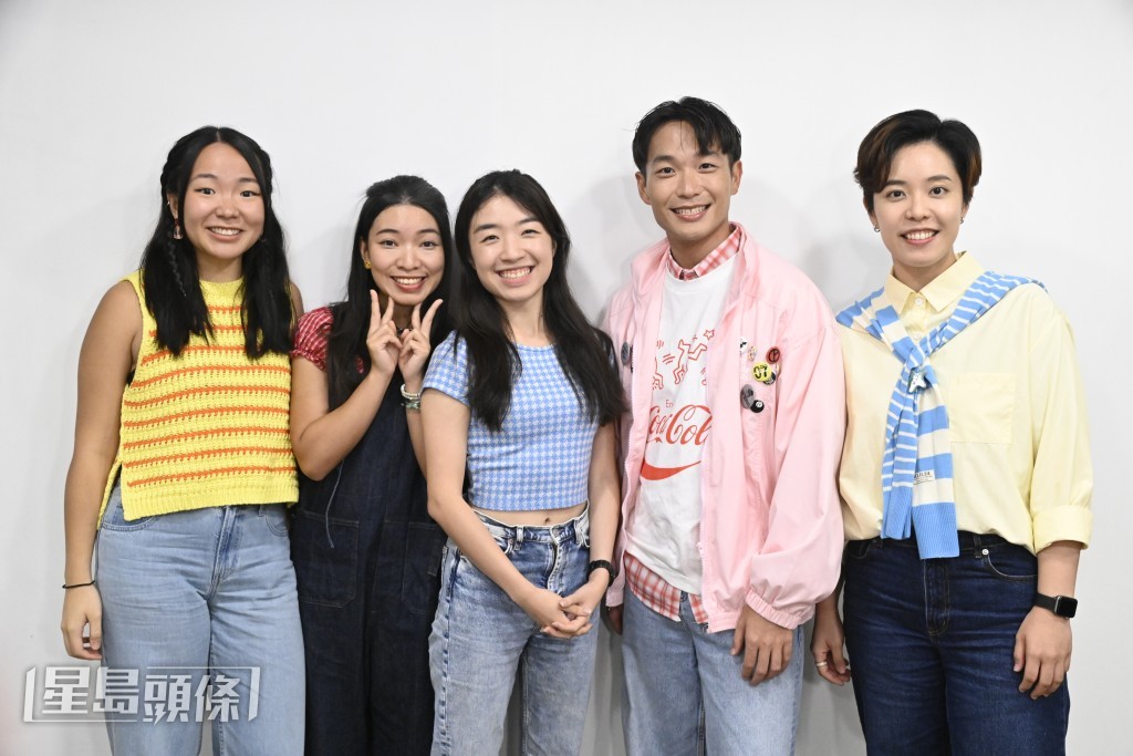 他們透露成員們在大學認識，因志趣相投而組成「半肥瘦」。
