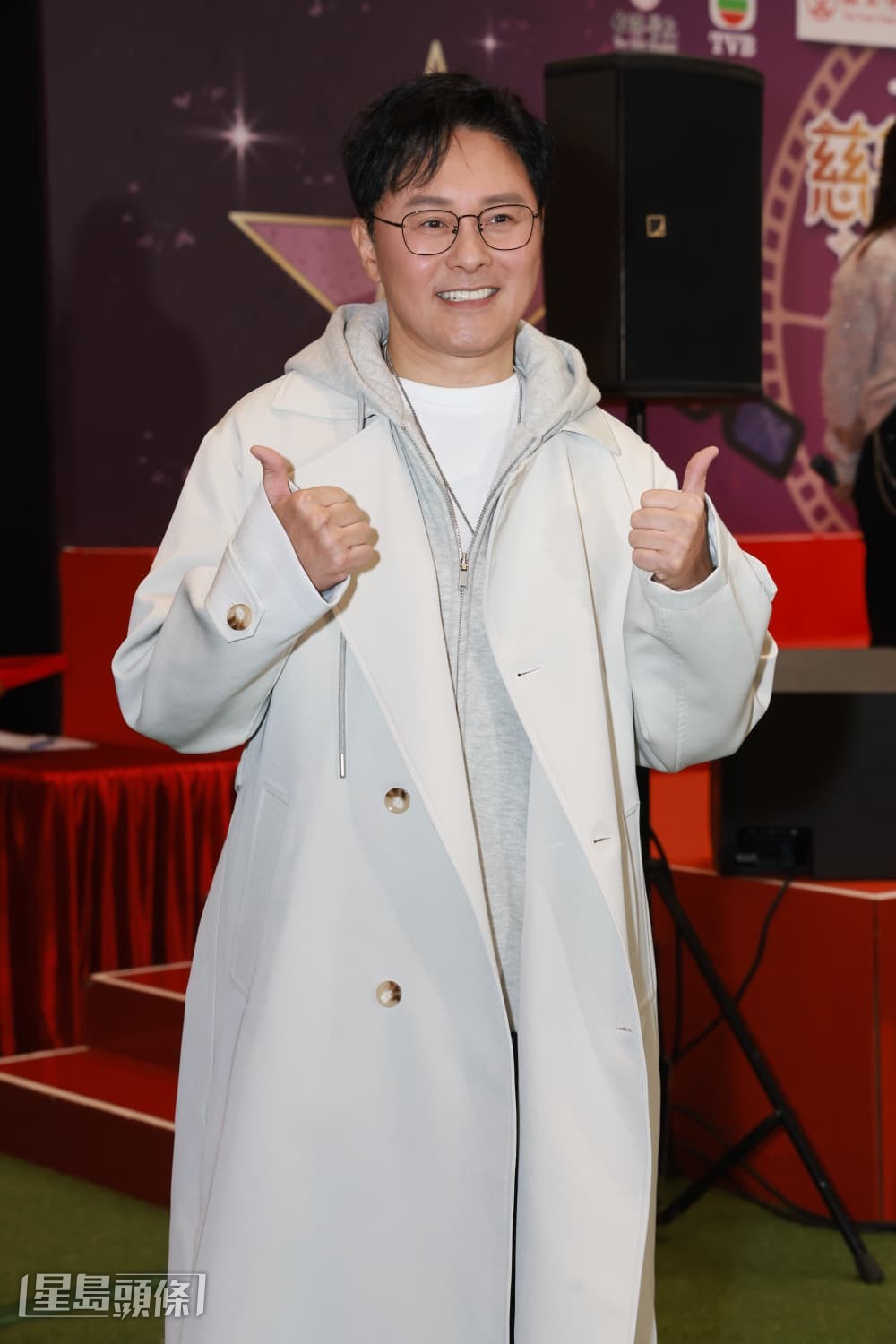 曹永廉指自己跳舞不行，因為自己只是賣樣。