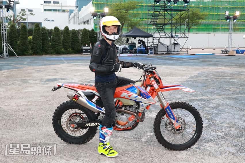 提到今次在《東華》電單車特技演出,他指7年前也做過類似表演。 提到今次在《東華》電單車特技演出,他指7年前也做過類似表演。