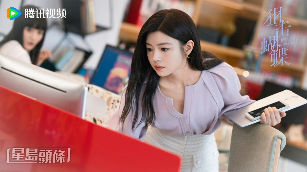 岑矜的新工作十分忙碌。